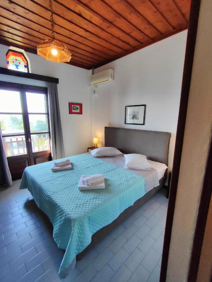 Hotel Vrionis Áyios Dhimítrios Exteriör bild