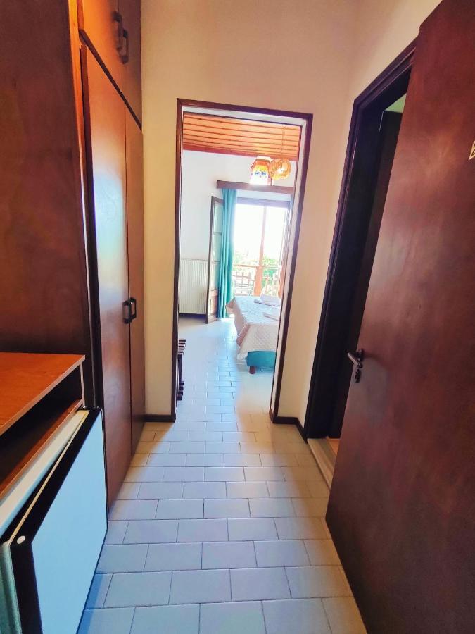 Hotel Vrionis Áyios Dhimítrios Exteriör bild
