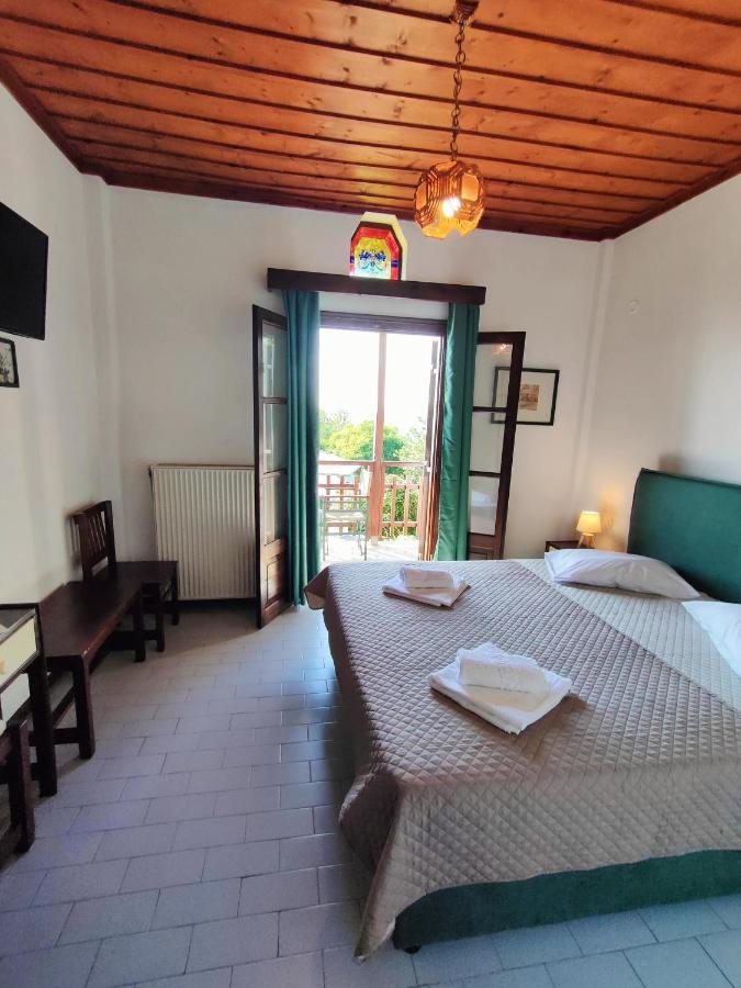 Hotel Vrionis Áyios Dhimítrios Exteriör bild