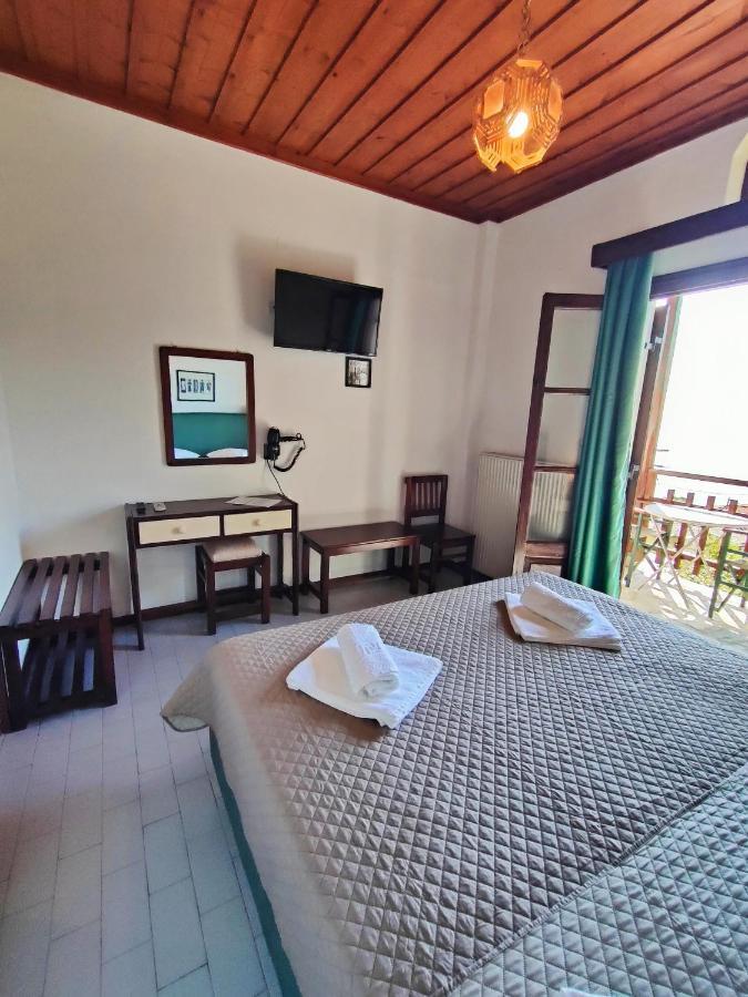Hotel Vrionis Áyios Dhimítrios Exteriör bild
