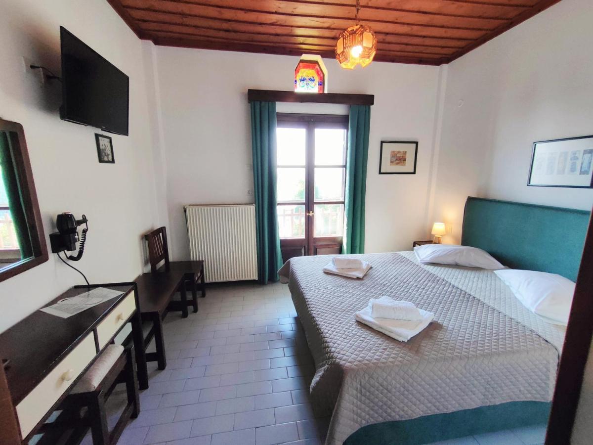Hotel Vrionis Áyios Dhimítrios Exteriör bild