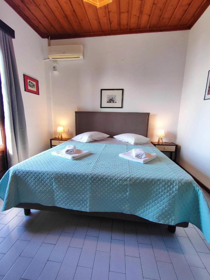Hotel Vrionis Áyios Dhimítrios Exteriör bild