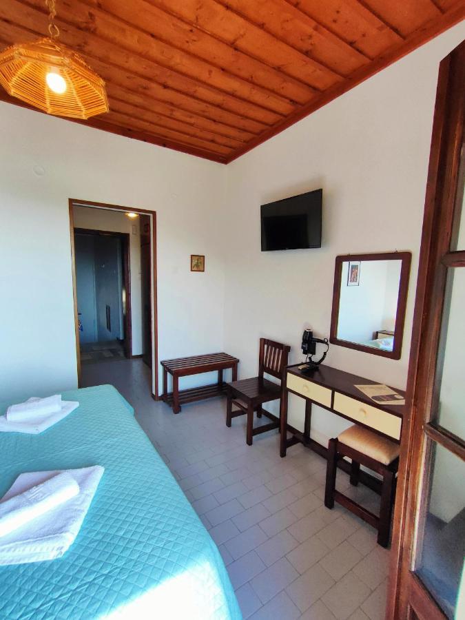 Hotel Vrionis Áyios Dhimítrios Exteriör bild