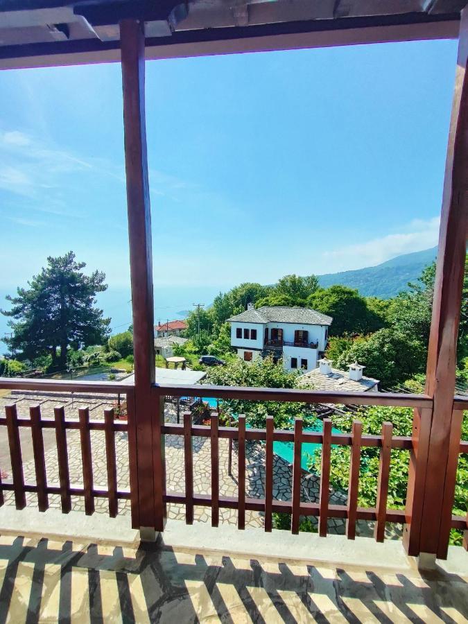 Hotel Vrionis Áyios Dhimítrios Exteriör bild