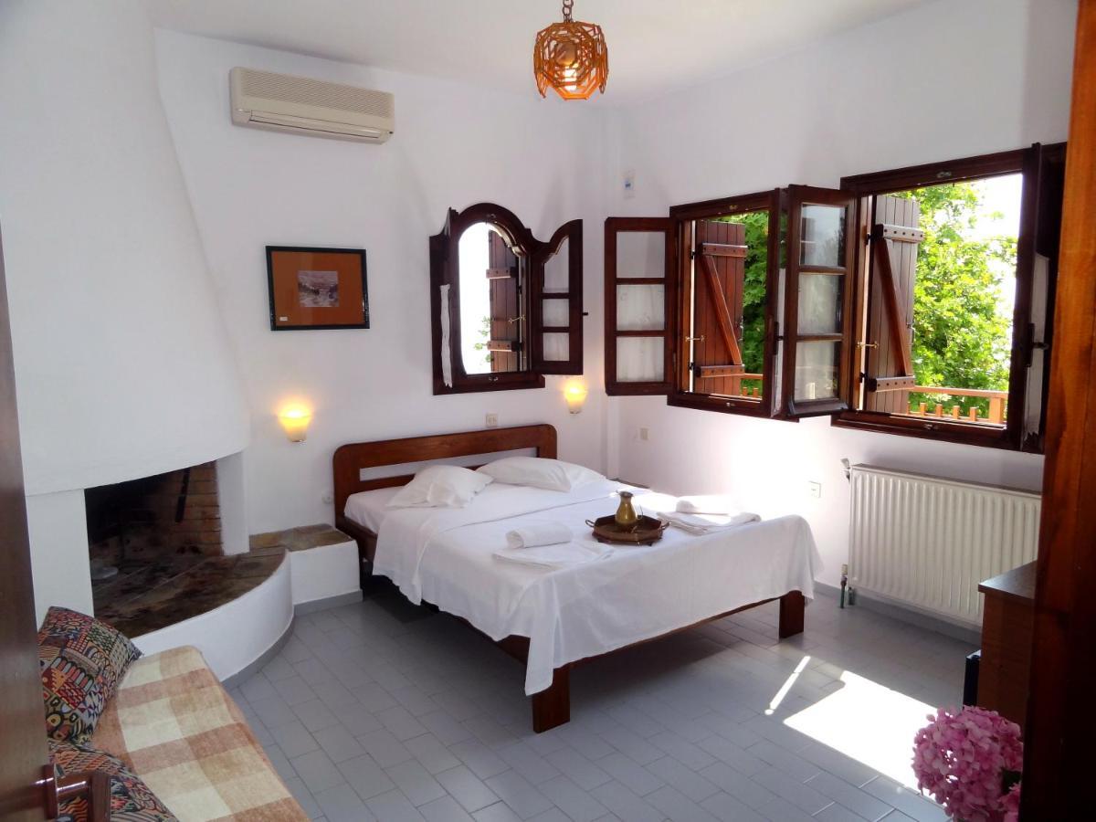 Hotel Vrionis Áyios Dhimítrios Exteriör bild